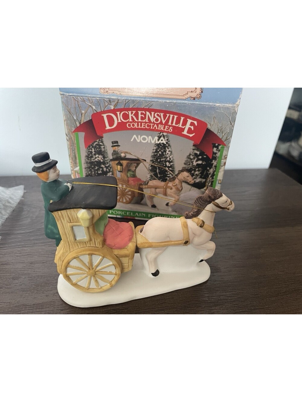 Christmas Dickensville 1991 Porcelain Horse & Carriage Figurine Collectable